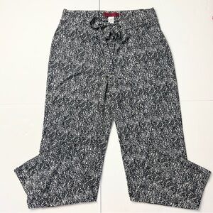 Final price buy as is) Scarlett Black and White Flare legs